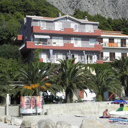 Beachfront Caklje Podgora (Split-Dalmatia)