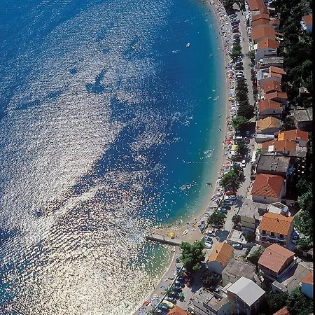 Beachfront Caklje Apartmán *